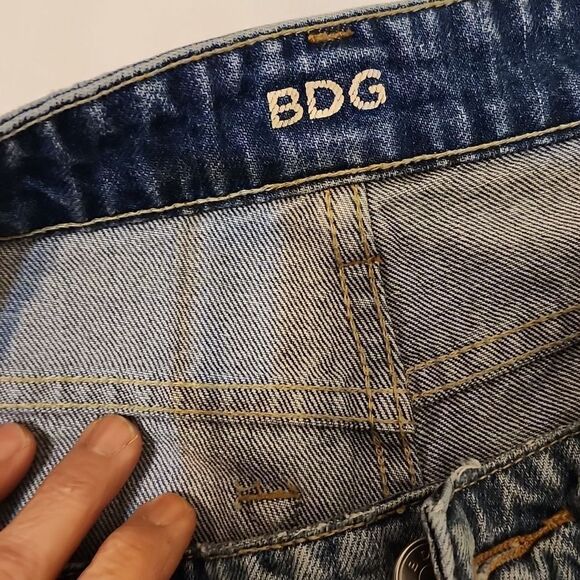 BDG Cut-Off Denim Slow Rise Dolphin Shorts 27W - Picture 6 of 8